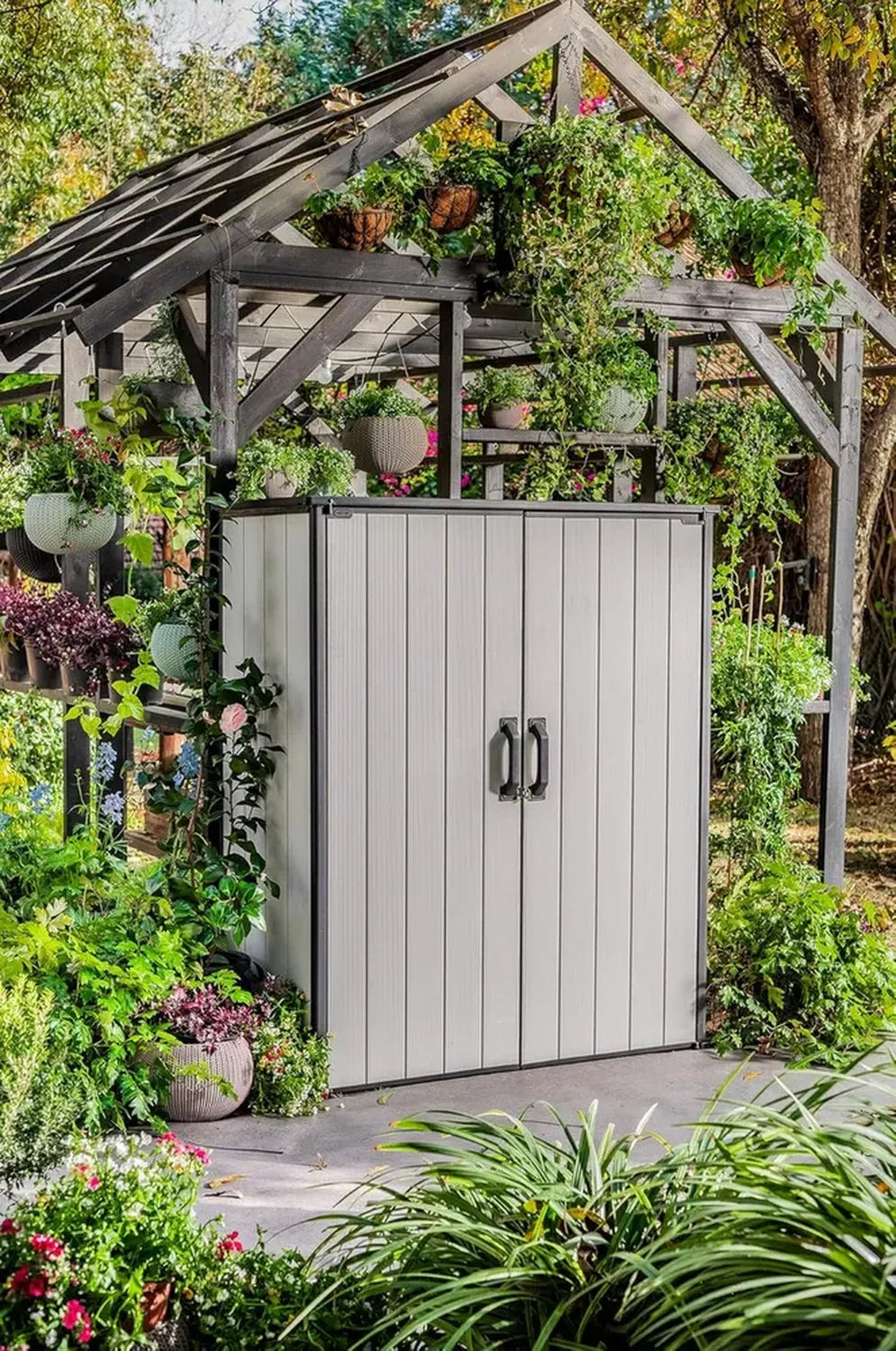Hochwertiger Keter Gartenschrank XXL, Wetterfester Geräteschuppen und Aufbewahrungslösung